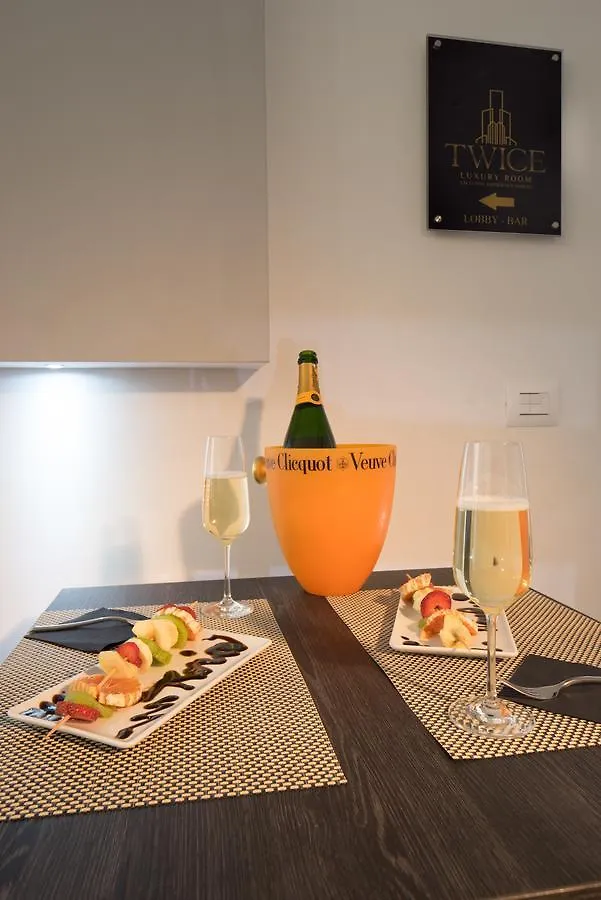 Twice - Naples Bed & Breakfast 2*,  Italy