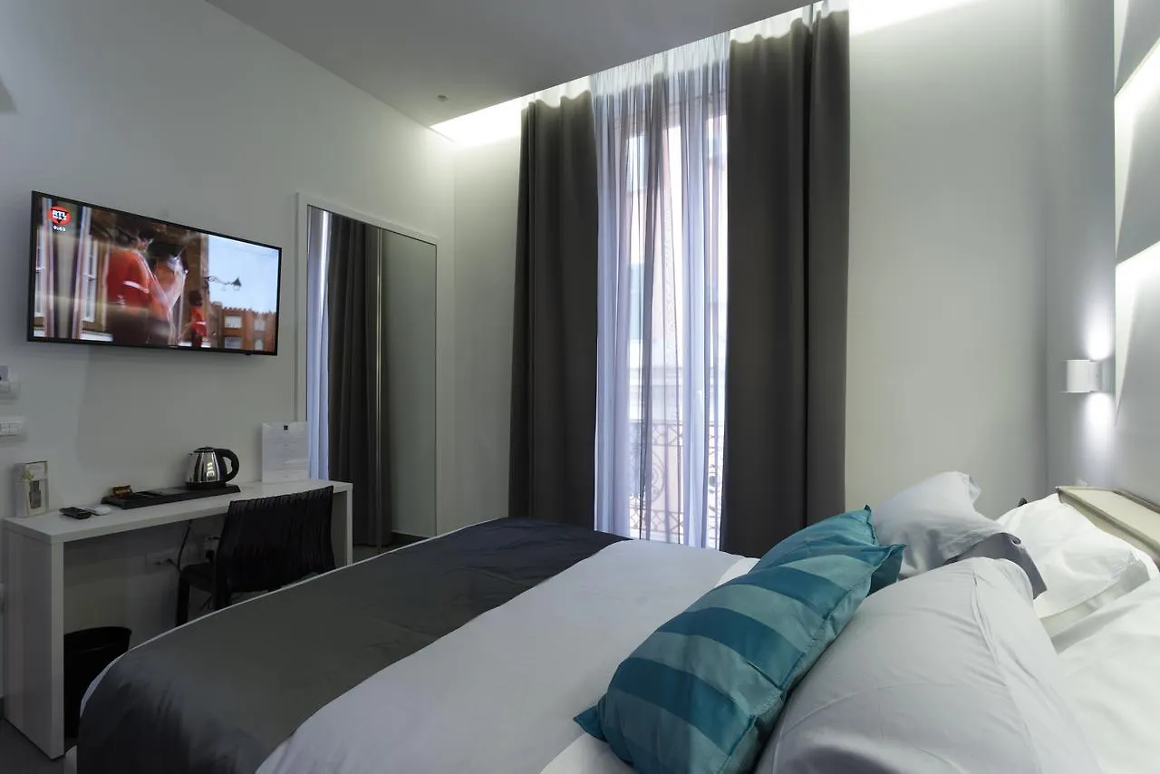 Twice - Naples Bed & Breakfast 2*,  Italy