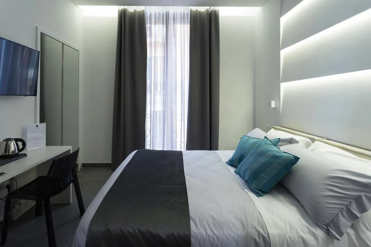 **  Twice - Naples Bed & Breakfast Italy